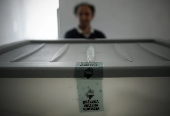 Slovenija z neprilagojenimi volišči invalidom, po mnenju državenga odvetništva, ni povročila težav, ki bi dosegle prag diskriminacije. FOTO: Samec Blaž/Delo
