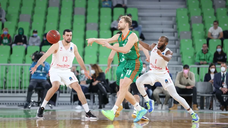 Fotografija: Jaka Blažič sinoči ni izstopal v napadu, toda koristno je opravil svoje delo. FOTO: Eurocup