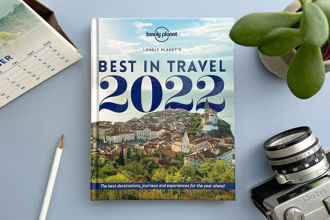 Naslovnico Lonely Planet Best in Travel 2022 krasi Piran. FOTO: STO

