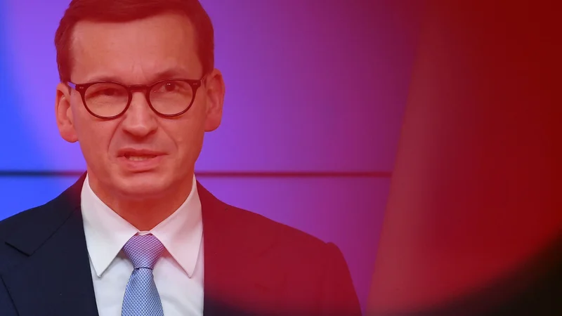 Fotografija: Poljski premier Mateusz Morawiecki je postopke evropske komisije proti njegovi državi pred kratkim primerjal z začetkom tretje svetovne vojne. FOTO: John Thys/AFP