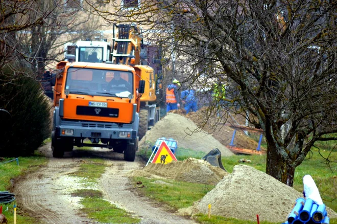 Glavni razlog za dražje storitve je rast cen surovin in materialov. FOTO: Dejan Karba
