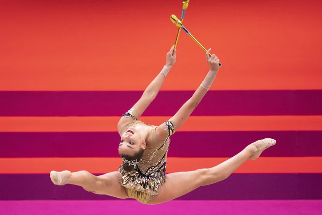 Dina Averina je zaznamovala SP v Tokiu. FOTO: Charly Triballeau/ AFP