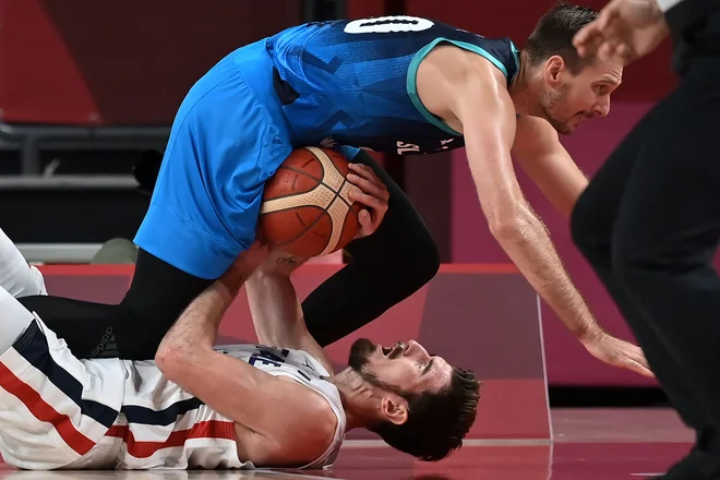 Zoran Dragić je dolgo čakal na klic enega od košarkarskih evroligašev in ga naposled dočakal. Do konca sezone bo igral za litovski Žalgiris, kjer ga bo vodil trener Jure Zdovc. FOTO: Aris Messinis/AFP
