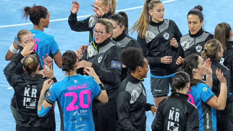 Fotografija: Po odličnem prvem polčasu in prednosti šestih golov Krimovke v drugem polčasu niso bile kos Norvežankam. FOTO: Blaž Samec/Delo