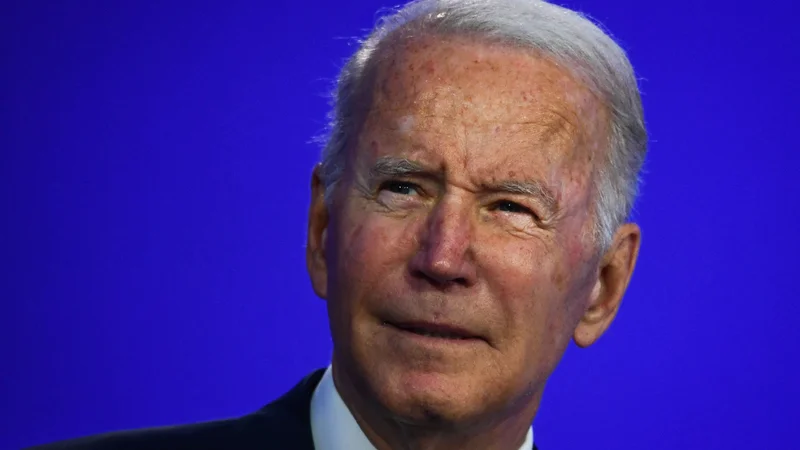 Fotografija: Joe Biden se bo moral zagovarjati pred domačimi delavci. FOTO: Brendan Smialowski/Afp