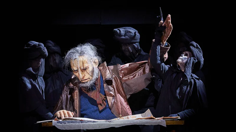 Fotografija: Kapitan Ahab se iz maščevanja odpravi na lov na kita. FOTO: Christophe Raynaud de Lage