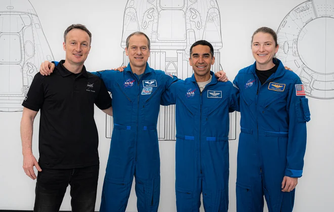 Posadka Matthias Maurer, Thomas Marshburn, Raja Chari in Kayla Barron. FOTO: SpaceX/AFP
