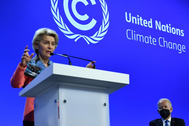 Predsednica Evropske komisije Ursula Von der Leyen je spomnila, da bi lahko zmanjšanje izpustov metana »nemudoma upočasnilo podnebne spremembe«. Foto: Brendan Smialowski/Afp
