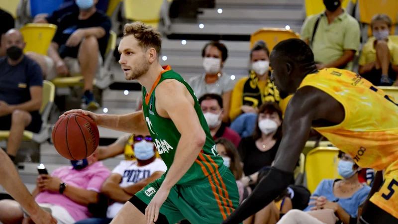 Fotografija: Stožiški kapetan Jaka Blažič je stanoviten v vseh glavnih prvinah. FOTO: Cedevita Olimpija