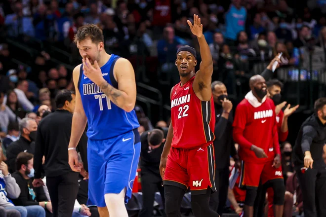 Luka Dončić med tretjo četrtino tekme z Miamijem. FOTO: Kevin Jairaj/USA&nbsp;Today Sports
