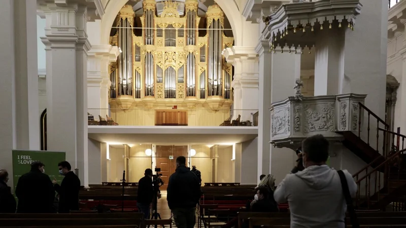Fotografija: Nove orgle koprske stolnice so pred tem domovale v dvorani Tonhalle v Zürichu. FOTO: Voranc Vogel/Delo