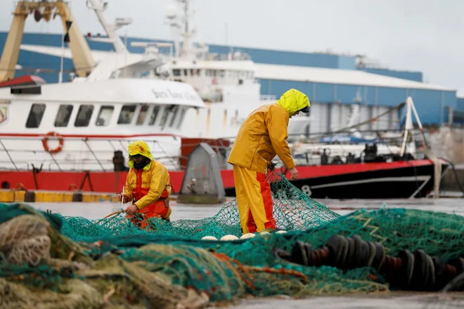 Ribištvo je na obeh straneh Rokavskega preliva v gospodarskem smislu zanemarljiva industrija, in vendar ga tako Pariz kot London uvrščata visoko na seznam političnih prioritet. Foto: Charles Platiau/Reuters
