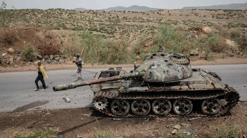 Fotografija: Ostanki spopadov med vladnimi silami in TPLF. FOTO: Yasuyoshi Chiba/AFP
