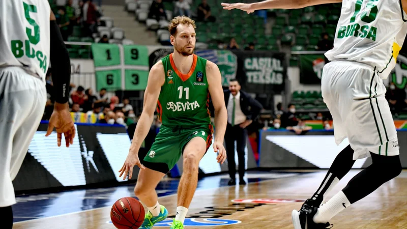 Fotografija: Jaka Blažič je bil vnovič prvi strelec stožiške zasedbe. FOTO; Cedevita Olimpija