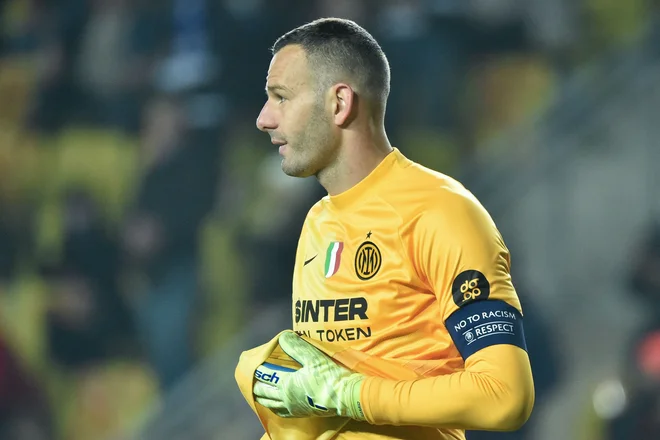 Samir Handanović je dosegel lepo zmago v Moldaviji. FOTO: Sergei Gapon/AFP
