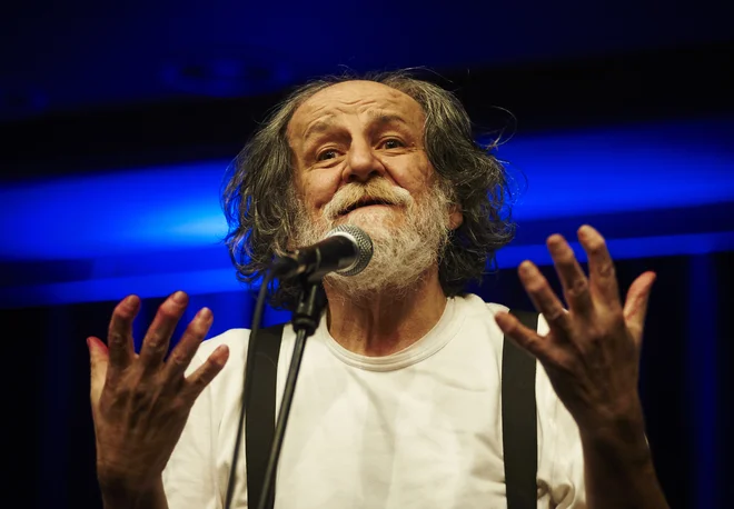 Marko Brecej, ko je 12. aprila 2019 v Cankarjevem domu uprizoril predstavo Večkrat me je veselilo. FOTO: Pimož Zrnec/Delo
