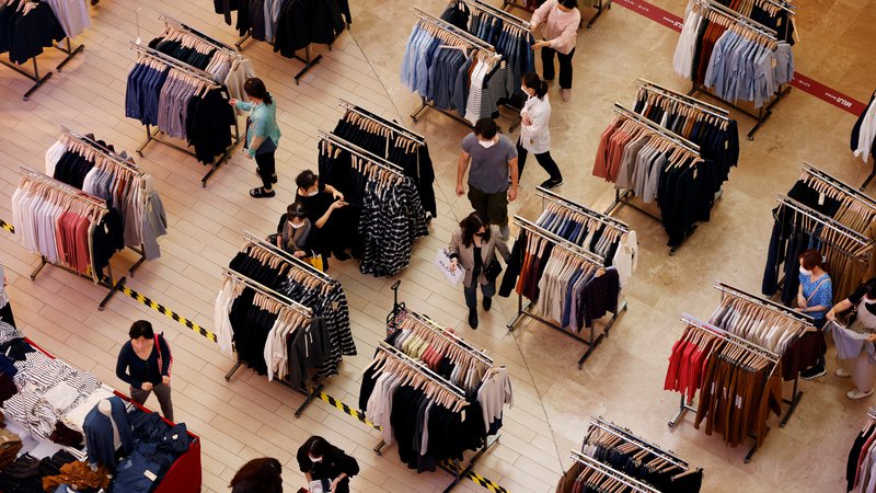 Fotografija: Sedanjo inflacijo je sprožila kombinacija povečanja povpraševanja gospodinjstev in zastojev v dobavnih verigah.

FOTO: Kim Hong Dži/Reuters

