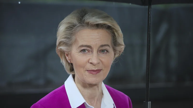 Fotografija: Predsednica evropske komisije Ursula von der Leyen je z vodilnimi znanstveniki razpravljala o epidemiološkem položaju v Evropi in izzivih za zimo. FOTO: Jože Suhadolnik/Delo