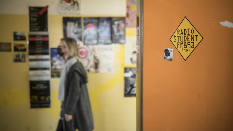 Fotografija: Poleg financ, ki jih Radio Študent ni pridobil na medijskim razpisu ministrstva, se je konec leta 2020 zapletlo tudi v proračunu ljubljanske študentske organizacije za letošnje leto. FOTO: Uroš Hočevar/Delo