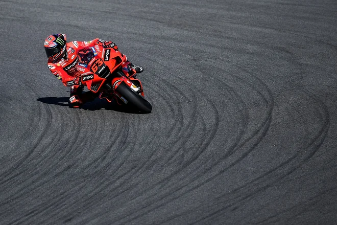 Francesco Bagnaia še naprej blesti v kvalifikacijah. FOTO: Patricia De Melo Moreira/AFP
