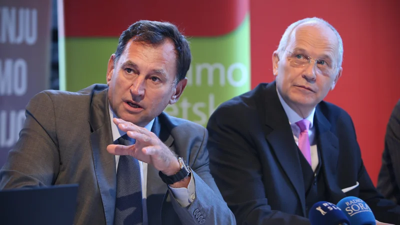 Fotografija: Andrej Ribič se je z drugimi distributerji močno zavzemal za odpravo Sodo. Ob njem Boris Sovič iz Elektro Maribor. FOTO: Jure Eržen/Delo