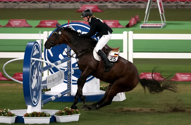 Na olimpijskih igrah leta 2028 v Los Angelesu naj ne bi bilo več konjeništva, kot posledica udarjanja z bičem svojega konja Nemke Annika Schleu. FOTO: Ivan Alvarado Reuters