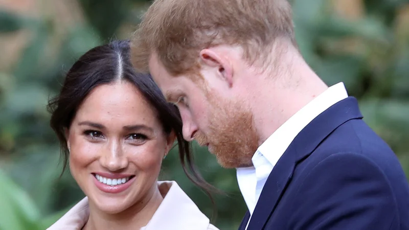 Fotografija: Neimenovani visoki predstavniki britanskega dvora so izrazili nelagodje ob tem, kako Meghan Markle, soproga princa Harryja, uporablja svoj naziv na drugi strani Atlantika. FOTO: Siphiwe Sibeko/ REUTERS
