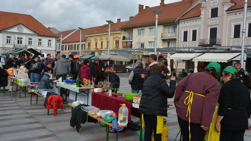 Fotografija: Tudi martinovanja bodo zaradi slabe epidemiološke slike odpovedana. FOTO: Oste Bakal
