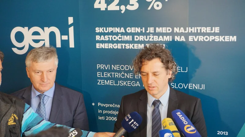 Fotografija: Kadrovske domine se podirajo, nadzorniki sejejo o Novšaku, jutri pa še o Golobu. FOTO: Janoš Zore