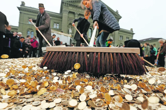 Čistka na podorčju, kjer se obrača veliko denarja. FOTO:&nbsp;Denis Balibouse/Reuters Pictures
