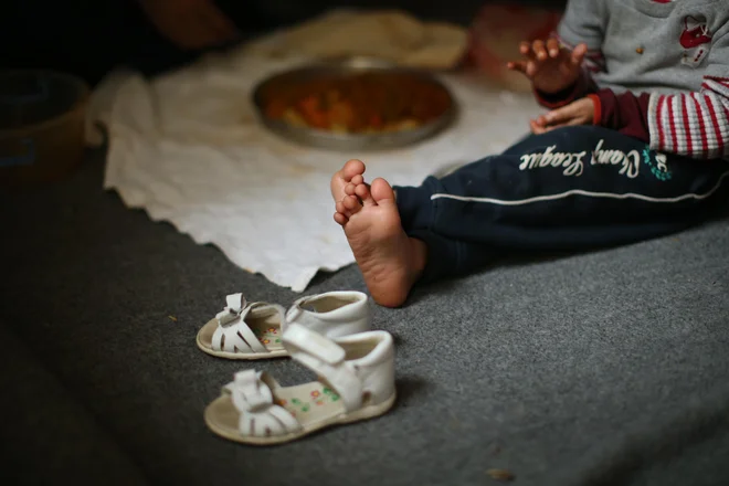 Leta 2019 je bilo pri nas 45.000 socialno izključenih otrok. Foto Jure Eržen
