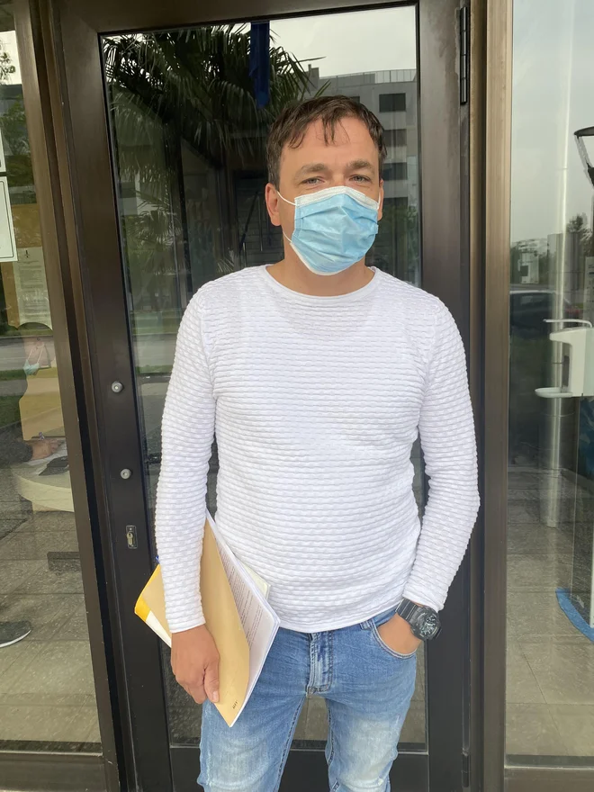 Gregor Lahajnar menda v sedmih primerih na kraj ni poslal patrulje, ampak je zadeve reševal po telefonu. FOTO: Moni Černe