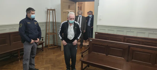 Stanislav Leskovar lahko spremlja sojenje. FOTO: Aleš Andlovič
