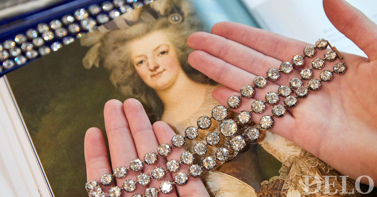 Les bijoux de Marie-Antoinette aux 112 diamants vendus 7 millions d’euros