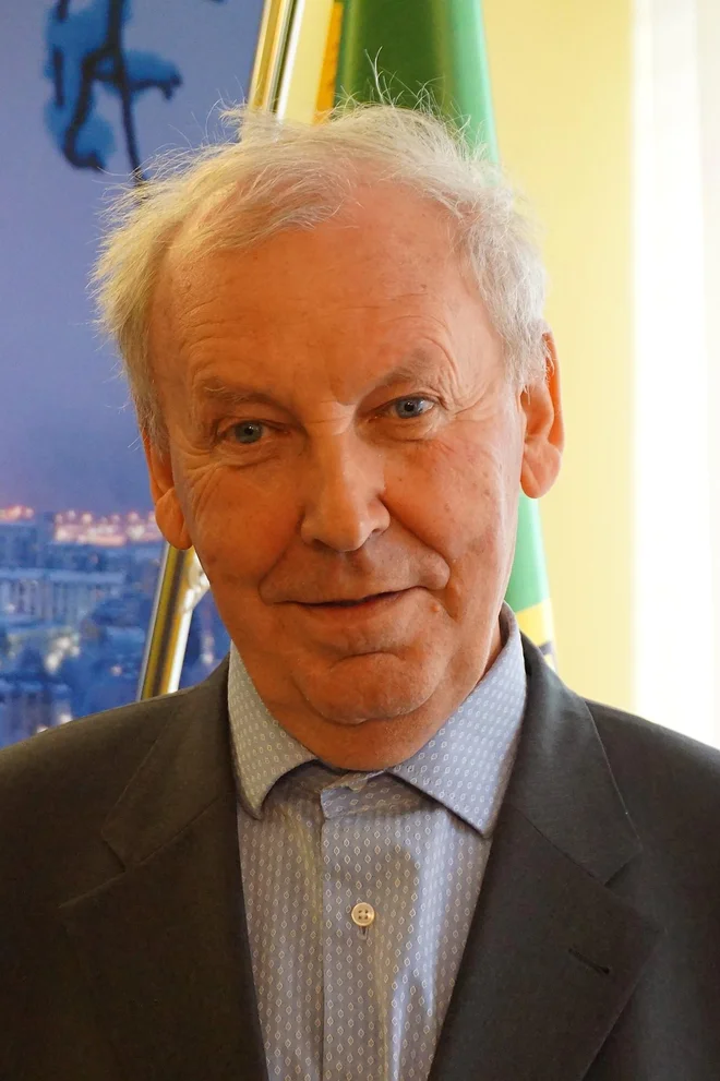 Doc. dr. Franc Žerdin, un. dipl. inž. rudarstva, vodja projektne skupine, ki pripravlja elaborat »Prestrukturiranje regije SAŠA skladno s politiko pravičnega prehoda iz premoga«. FOTO: Brane Piano

