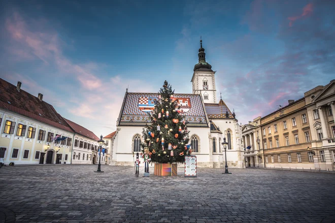 To leto nas advent na najlepši možen način vrača v neke druge čase, in sicer skozi ponovno srečanje z najljubšimi prijatelji iz otroštva – igračami. FOTO: J. Duval
