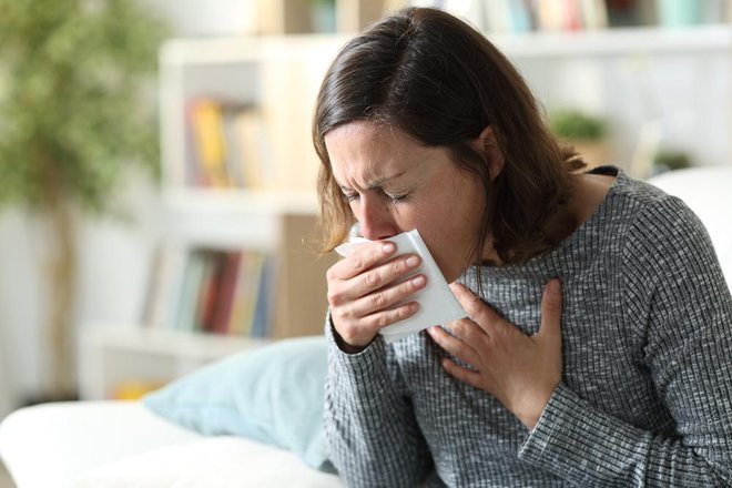 Preveliko nastajanje sluzi  v dihalnih poteh je dejavnik tveganja za napredovanje bolezni, še posebej pri bolnikih s kroničnimi vnetnimi boleznimi dihal. FOTO: Shutterstock 
