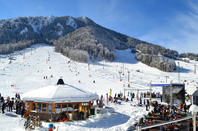 Na grebenu proti Vitrancu so RTC Žičnice Kranjska Gora načrtovale postavitev gondole; ta naj bi nadomestila staro enosedežnico, ki že več let ne deluje. FOTO: Kranjska-gora.si
