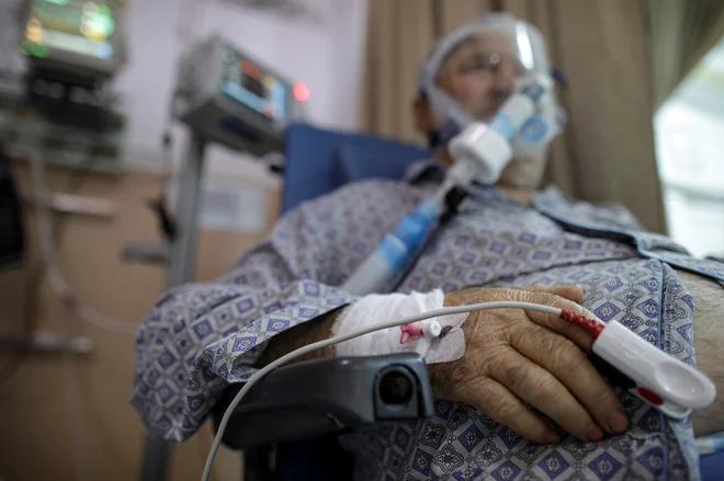 Kako se z epidemijo spopadajo Italijani, Danci, Portugalci – kaj delajo oni prav, mi pa ne? Kako da njim uspeva brzdati epidemijo, nam pa ne? FOTO: Reuters
