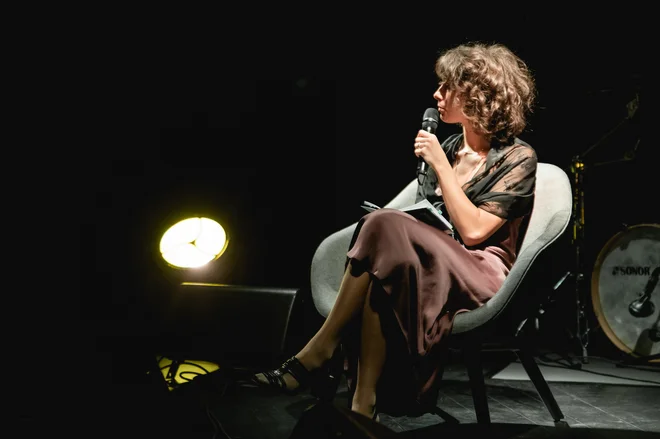 Zala Neža Zajc je poskrbela za poetični uvod. FOTO: Matic Kremžar
