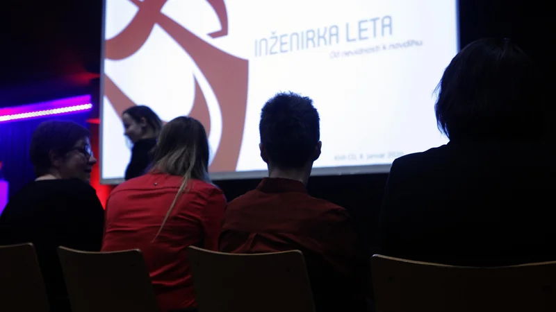 Fotografija: Nominiranke za Inženirko leta predstavljajo največji potencial, da so s svojim delom in osebnostjo lahko zgled in navdih mlajšim generacijam deklet. FOTO: Mavric Pivk/Delo
