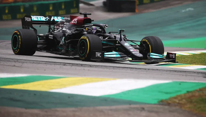 Lewis Hamilton še upa na rekordni osmi naslov. FOTO: Ricardo Moraes/Reuters
