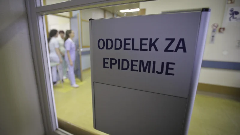 Fotografija: Novi oddelek za epidemije v Bolnišnici Petra Držaja. FOTO: Jože Suhadolnik/Delo
