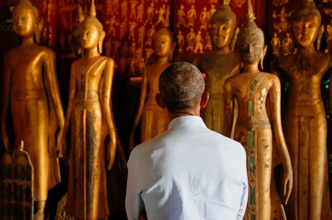 V avtobiografiji se nekdanji ameriški predsednik Barack Obama prikazuje kot človek upanja, a tudi kot človek, ki se dobro zaveda svojih omejitev. FOTO: Jonathan Ernst/Reuters