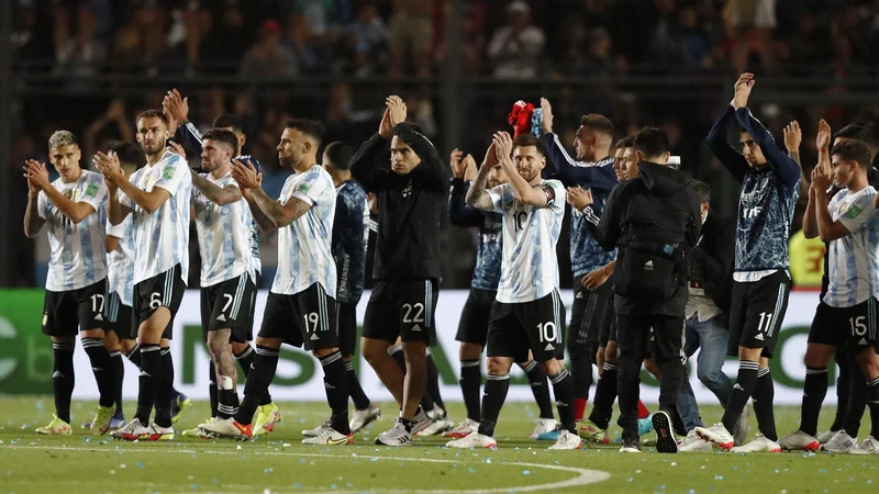 Fotografija: Argentina je s točko proti največji tekmici Braziliji potrdila peto uvrstitev na svetovno prvenstvo z Lionelom Messijem. FOTO: Agustin Marcarian/Reuters