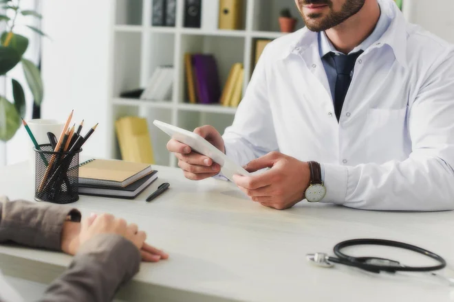 Storitev Halo doktor omogoča takojšnji video klic z zdravnikom splošne oziroma družinske medicine ali posvet na izbrani termin. FOTO: Depositphoto
