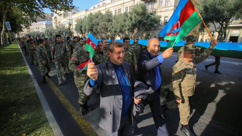 Fotografija: Spopadi so se razvneli na obmejnem območju, ki mu v Armeniji pravijo Sjukinska regija, v Azerbajdžanu pa Zangezur. Oboji so prepričani, da je to bilo zgodovinsko njihovo ozemlje. FOTO: Aziz Karimov/Reuters
