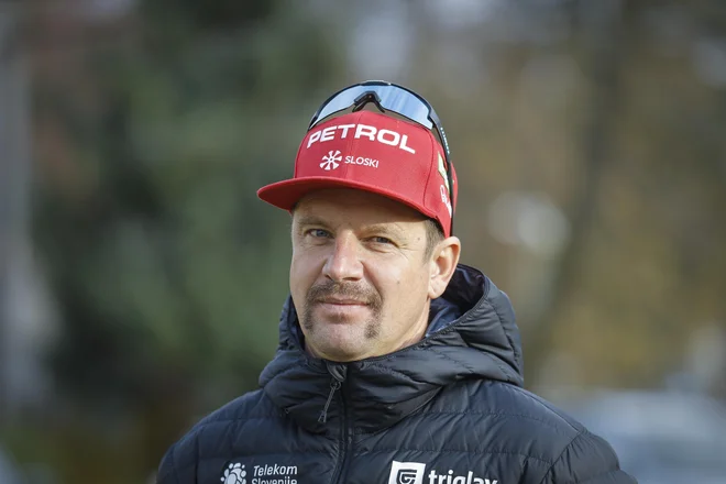 Janeza Mariča v olimpijski zimi čaka prav poseben izziv, prvič doslej bo vodil člansko moško zasedbo biatlonske reprezentance. FOTO: Jože Suhadolnik/Delo
