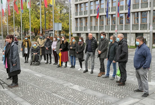 Novinarska konferenca okoljevarstvenih organizacij o onesnaženosti vode v Anhovem

FOTO:&nbsp;Blaž Samec/ Delo

