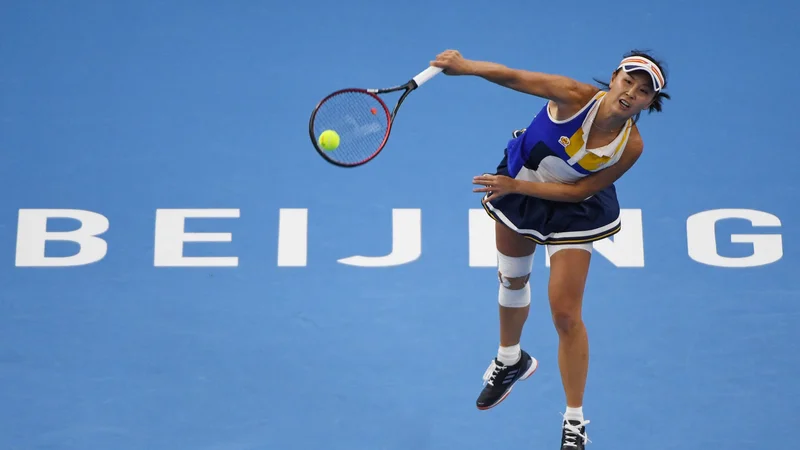 Fotografija: Na začetku meseca se je izgubil vsak verodostojen glas o Peng Shuai, nekdanji zmagovalki Wimbledona in odprtega prvenstva Francije v dvojicah. FOTO: Greg Baker/AFP